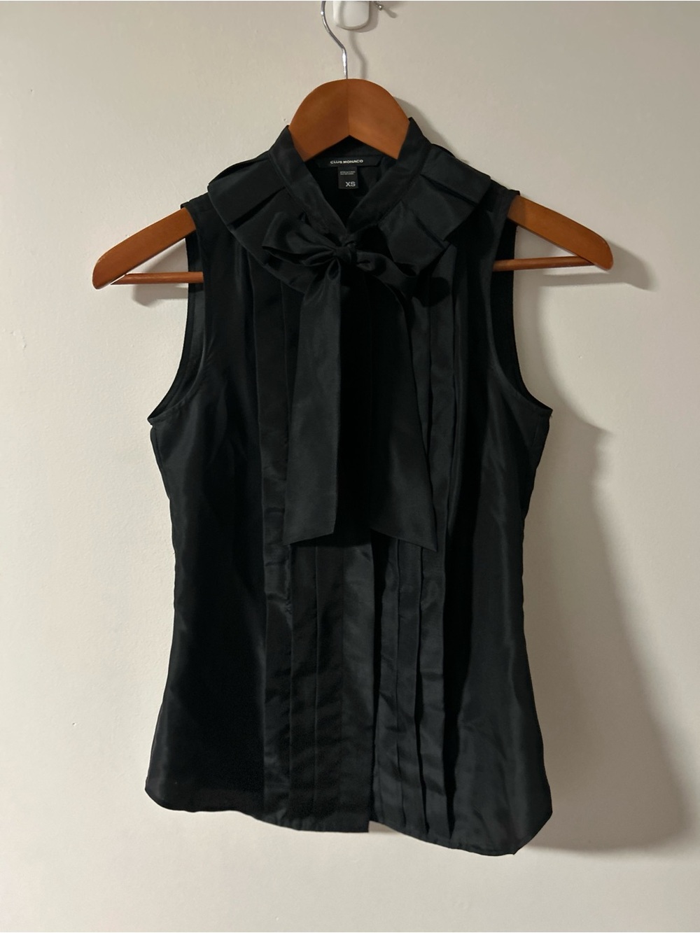 Club Monaco 100% Silk Ruffle Tie-Neck Sleeveless Blouse - Black - Size XS